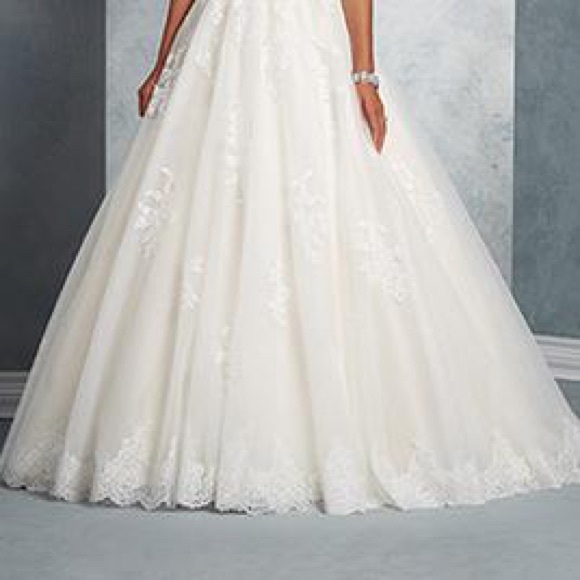 Alfred Angelo Wedding Dress - Picture 8 of 13